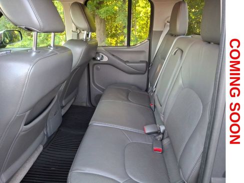 Used 2012 Nissan Frontier SL w/ Moonroof Pkg AWD/4WD image 11