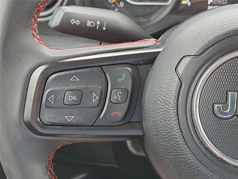 Used 2024 Jeep Wrangler Unlimited Rubicon AWD/4WD image 22
