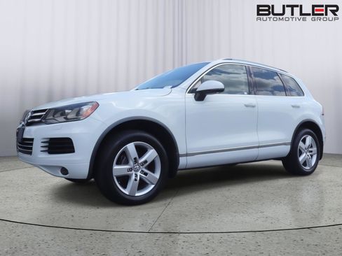 Used 2013 Volkswagen Touareg TDI AWD/4WD image 1