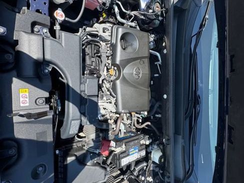 Used 2020 Toyota RAV4 XLE Premium image 12