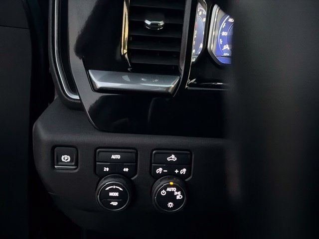 Used 2024 Chevrolet Silverado 1500 LT AWD/4WD image 19