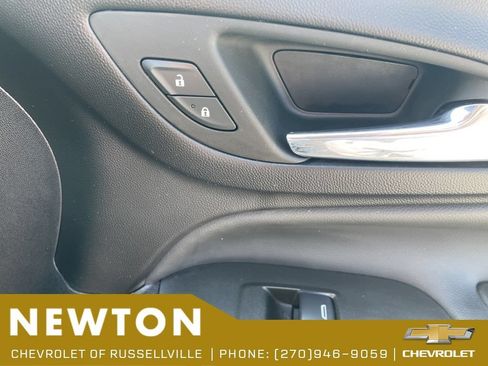 Used 2024 Chevrolet Equinox LT FWD image 25