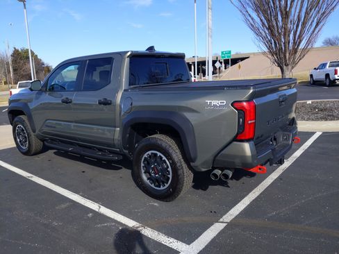 Certified 2025 Toyota Tacoma TRD Off-Road w/ TRD Off Road Premium Package image 8