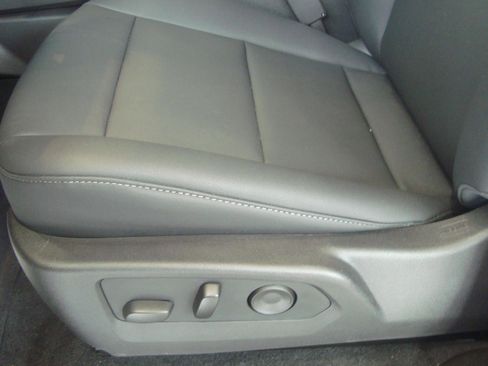 New 2025 GMC Canyon Elevation w/ Convenience Package image 6