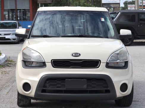 Used 2013 Kia Soul + FWD image 2