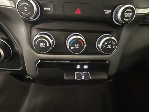 Used 2022 RAM 1500 Big Horn AWD/4WD image 23