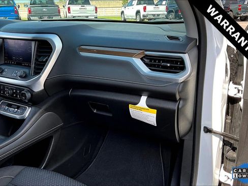 Used 2023 GMC Acadia SLE image 26