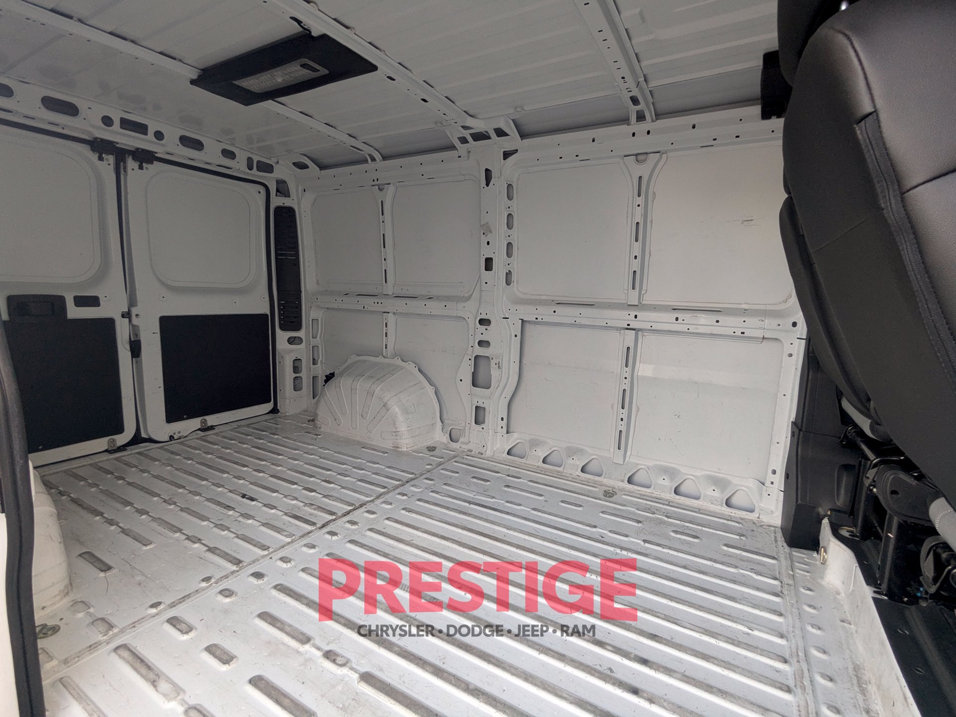 Used 2025 RAM ProMaster 2500 w/ Convenience Group FWD image 28
