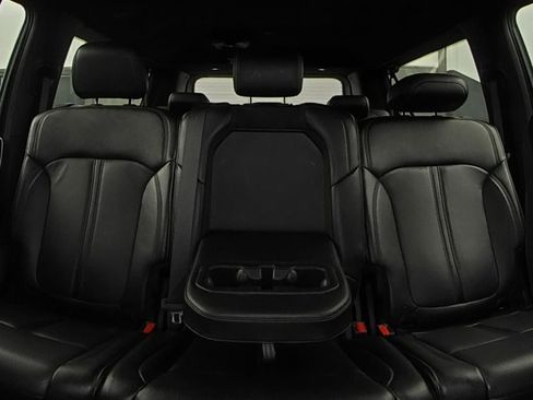 Used 2024 Jeep Wagoneer L Series II w/ Flexible Seating Group AWD/4WD image 10