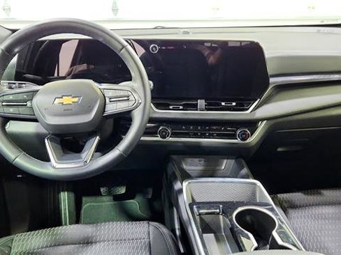 Used 2025 Chevrolet Equinox LT image 24