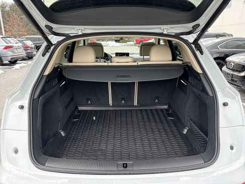 Used 2021 Audi Q5 Premium Plus w/ Premium Plus Package image 26