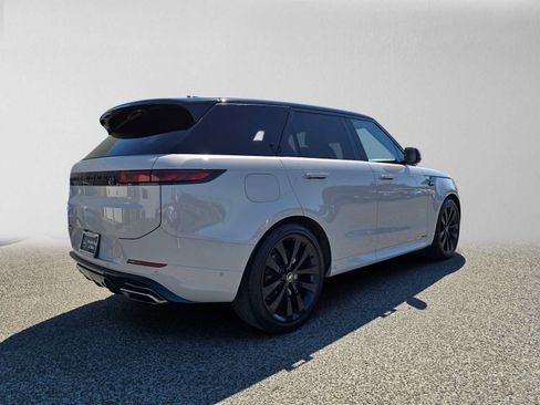 Used 2025 Land Rover Range Rover Sport Autobiography AWD/4WD image 3