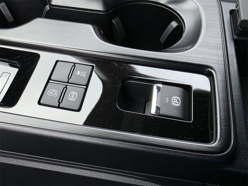 New 2026 Subaru Outback Premium image 29