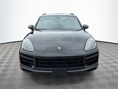 Used 2019 Porsche Cayenne Turbo w/ Premium Plus Package image 2