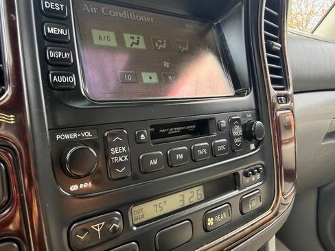 Used 2002 Toyota Land Cruiser image 93