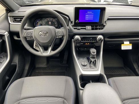 New 2025 Toyota RAV4 SE image 11