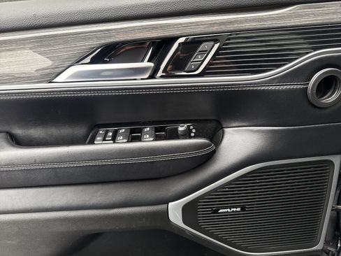 Used 2022 Jeep Wagoneer Series II w/ Premium Group I image 21