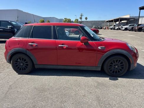 Used 2018 MINI Cooper 4-Door Hardtop FWD image 4