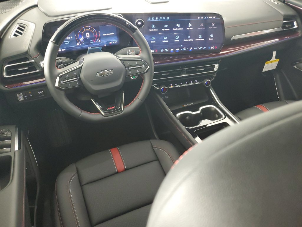 New 2026 Chevrolet Traverse RS w/ LPO, Floor Liner Package FWD image 16