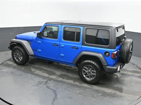 Used 2025 Jeep Wrangler Sport S image 35