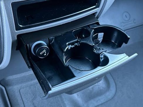 Used 2016 Mercedes-Benz Sprinter 2500 image 33