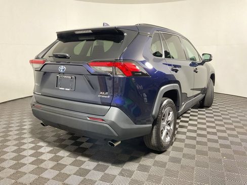 Used 2022 Toyota RAV4 XLE AWD/4WD image 16