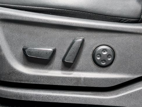 Used 2023 Nissan Ariya FWD image 7