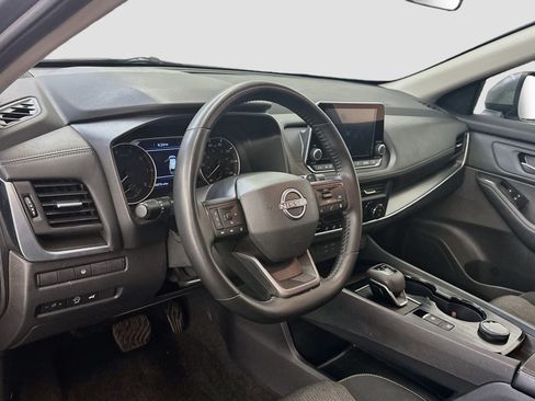 Used 2025 Nissan Rogue SV AWD/4WD image 18