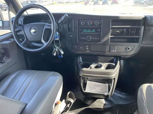 Used 2015 Chevrolet Express 2500 image 9
