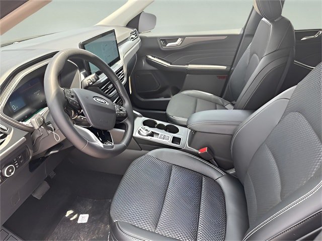 Used 2025 Ford Escape SE FWD image 42