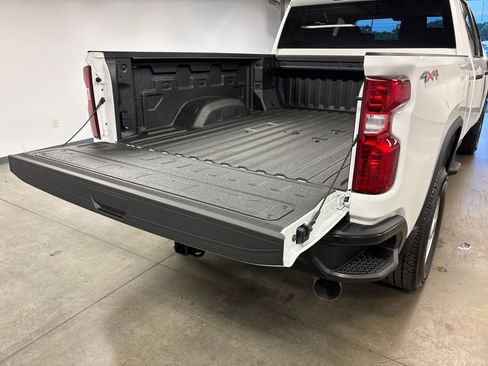 New 2025 Chevrolet Silverado 3500 W/T image 24