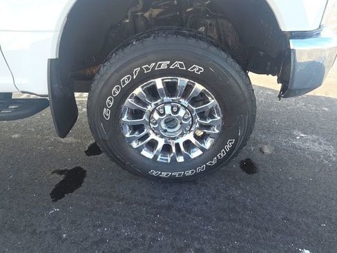 Used 2020 Ford F250 XLT w/ XLT Premium Package image 3