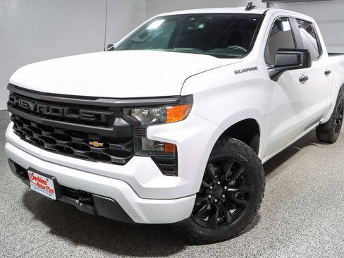 Used 2022 Chevrolet Silverado 1500 Custom image 30