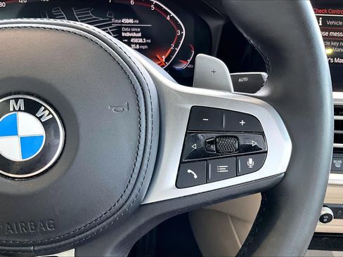 Used 2022 BMW 330i Sedan w/ M Sport Package RWD image 17