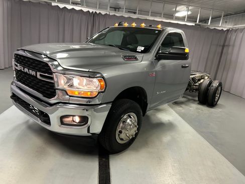 Used 2022 RAM 3500 SLT w/ Quick Order Package 27G SLT image 3