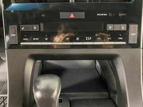 Used 2021 Toyota Avalon Limited w/ Advanced Safety Package FWD image 27