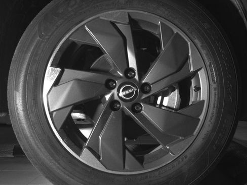 Used 2025 Nissan Rogue SV FWD image 19