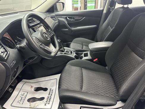 Used 2018 Nissan Rogue S image 17