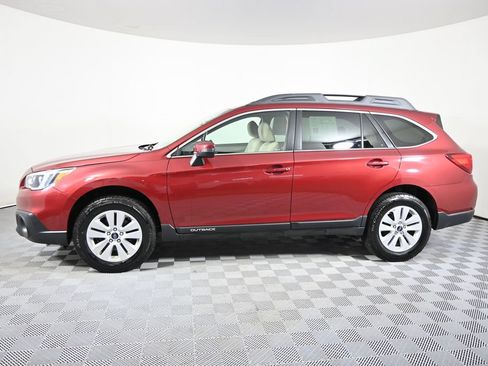 Used 2017 Subaru Outback 2.5i Premium AWD/4WD image 2
