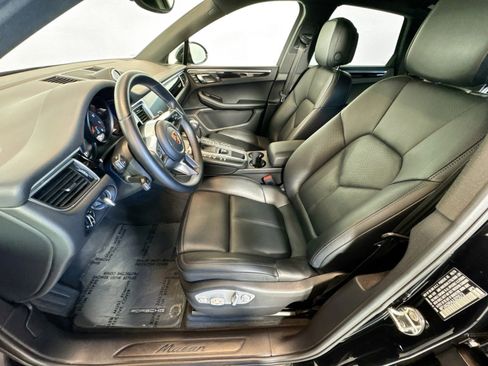 Used 2018 Porsche Macan w/ Premium Package Plus AWD/4WD image 5
