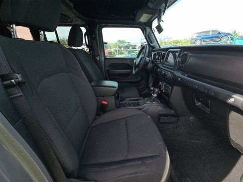 Used 2023 Jeep Wrangler Unlimited image 5