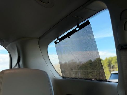 Used 2017 Chrysler Pacifica Touring-L Plus w/ Tire & Wheel Group image 43