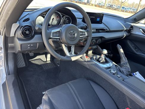 New 2025 MAZDA MX-5 Miata Club image 15