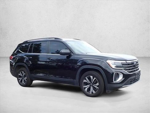Used 2024 Volkswagen Atlas SE AWD/4WD image 10