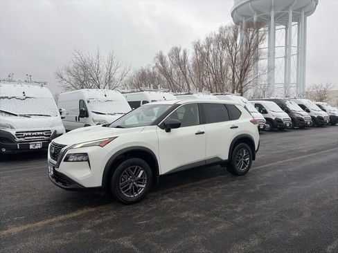 Used 2021 Nissan Rogue S image 1