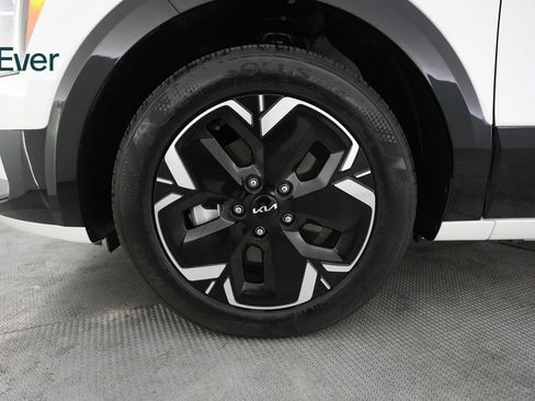 Used 2024 Kia Niro Wind FWD image 19