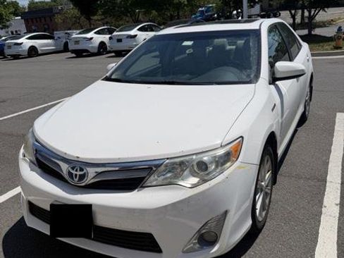 Used 2012 Toyota Camry XLE w/ Leather Pkg FWD image 1