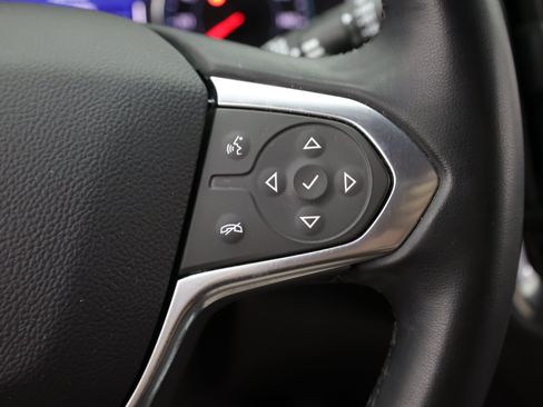 Used 2023 Chevrolet Traverse LT FWD image 27