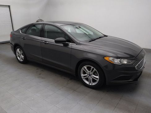 Used 2018 Ford Fusion SE w/ Fusion SE Technology Package image 11