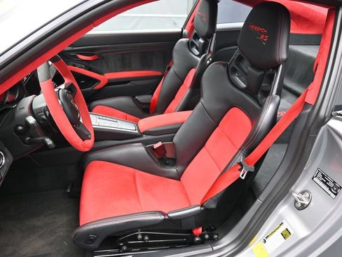 Used 2018 Porsche 911 GT2 RS RWD image 8